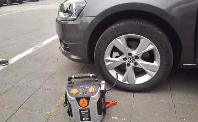 甘泉汽车搭电案例
