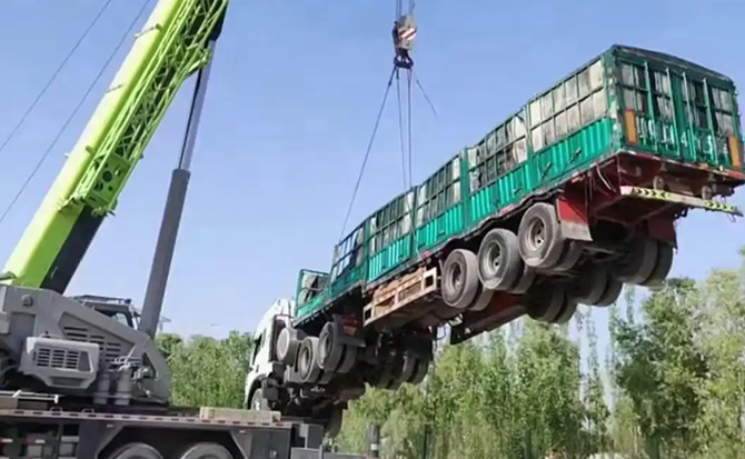甘泉道路脱困救援案例